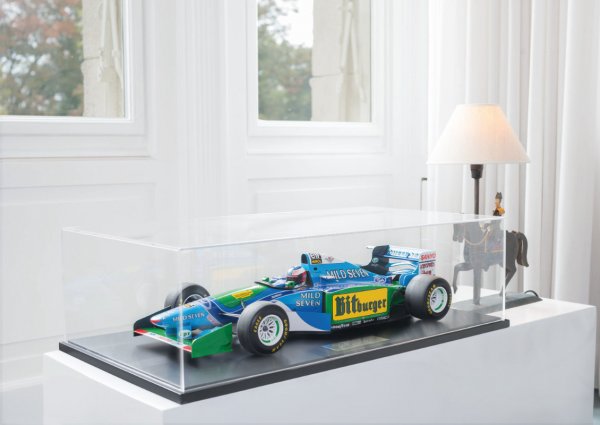 Benetton B194 – Michael Schumacher Australian GP 1994 1-300/300 Minichamps 1:8 – Modell auf Bodelplatte